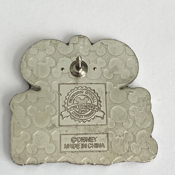 Disney Christmas Hidden Mickey Pin Mouse Holiday Magic of the Season 2018 Holly - Picture 3 of 7